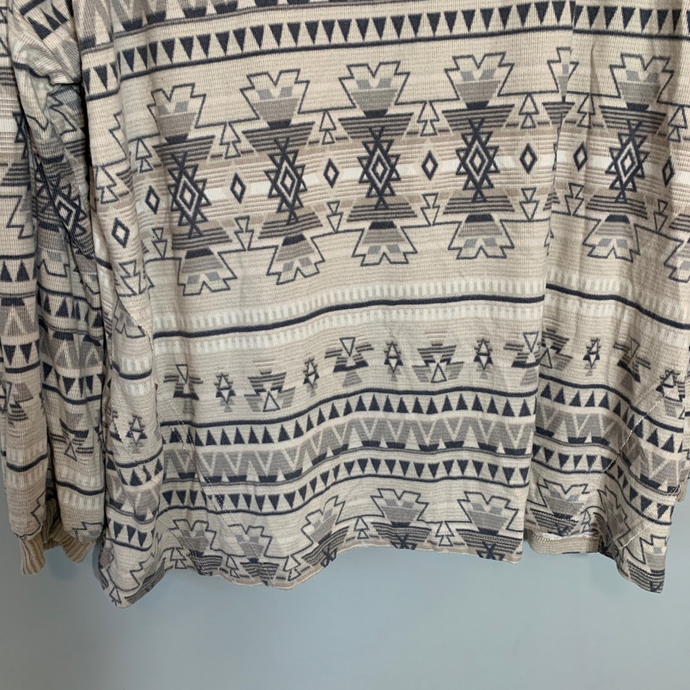 NEW C&C California Women 3X V Neck Long Sleeve Aztec Print Tunic Top Silver Mink - Picture 5 of 10